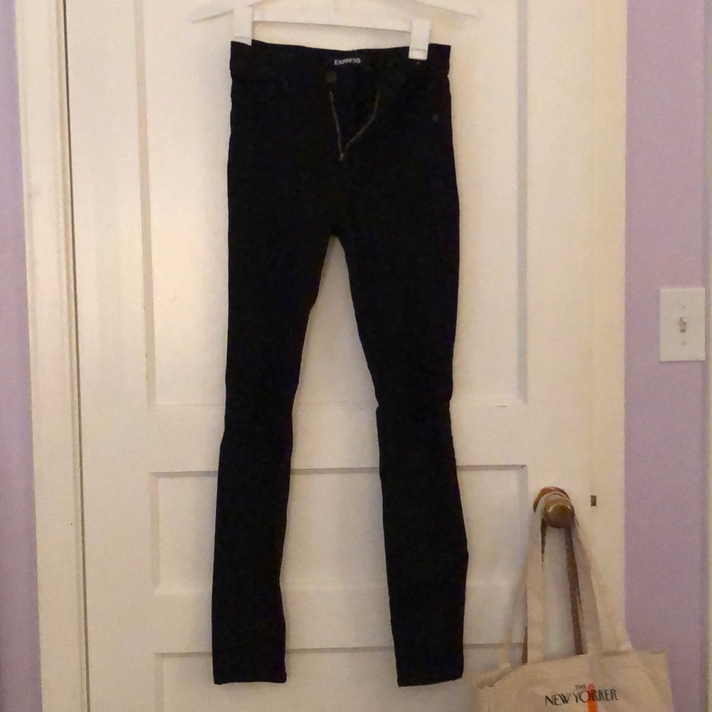 black ripped skinny jeans